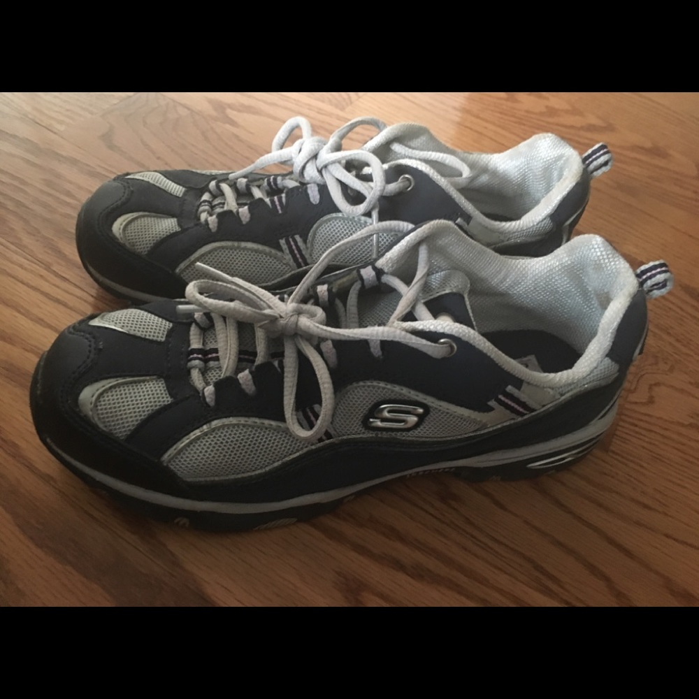 Sketchers sneakers